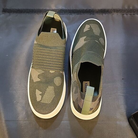BRAND NEW STEVE MADDEN BEALE CAMOFLAGE SLIP-ON SNEAKER - Picture 5 of 15
